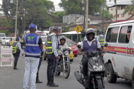 El alcalde Distrital, Víctor Vidal, dispuso nuevas medidas para el transporte y la movilidad en Buenaventura