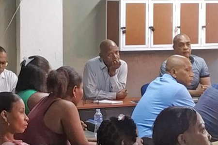 El Secretario de Educación sirvió de intermediario en problemática de la IE Juan José Rondón