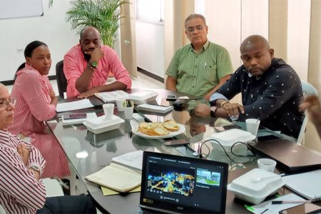 El alcalde Distrital, Víctor Vidal, participó en nueva reunión de Junta Directiva del Hospital Luis Ablanque de la Plata