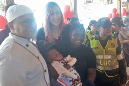 Con campaña, Policía y Gestora Social del Valle cumplieron sueño de ser chef a niño con piel de mariposa