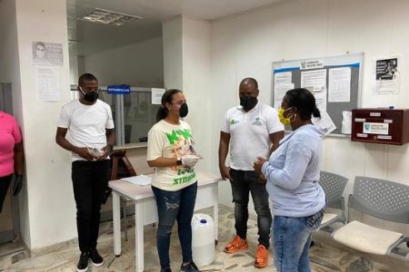 Secretaria de la Mujer del Valle del Cauca llegó a Buenaventura con 750 ayudas humanitarias
