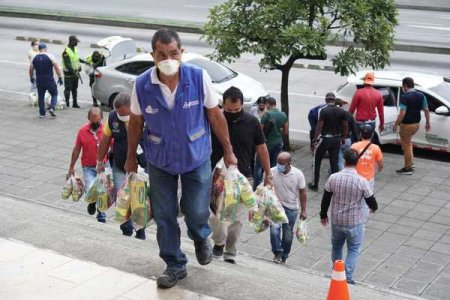 Canales para recaudar ayudas humanitarias seguirán habilitados, anunció la gobernadora del Valle, Clara Luz Roldán