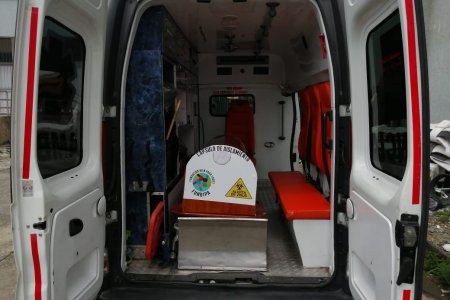 Un grupo de jóvenes profesionales donaron al Hospital Distrital de Buenaventura una capsula para traslado en ambulancia de pacientes con COVID-19
