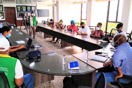 El alcalde Distrital, Víctor Vidal logró acuerdos con lideresas de la plaza de mercado de José Hilario López de Pueblo Nuevo