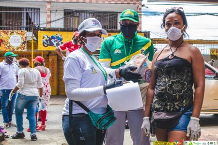 La Alcaldía Distrital de Buenaventura ha cubierto el 90 por ciento de la Comuna 6 con la entrega de ayudas humanitarias