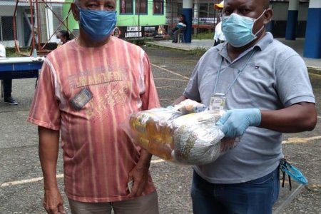 Más de 200 mercados fueron entregados a vendedores ambulantes del sector del centro de Buenaventura