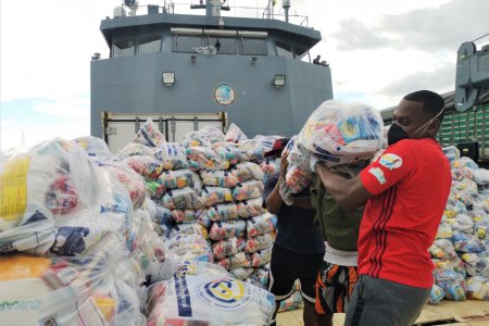 Partió en la tarde del 19 de junio desde Buenaventura, un buque de la Armada de Colombia con 123 toneladas de ayudas humanitarias hacia Nariño