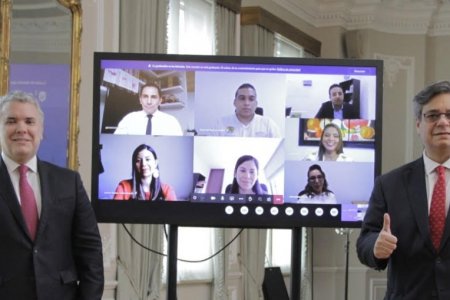 Presidencia y Función Pública premiaron a los ocho mejores servidores del país por su gestión en la emergencia del COVID-19