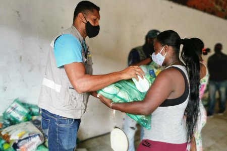 Continúa la segunda entrega de mercados en diferentes sectores de Buenaventura