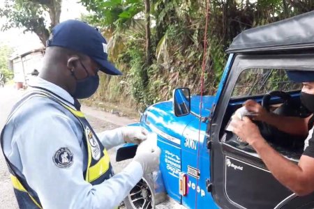 La Secretaría de Tránsito realiza controles viales permanentes en la carretera Simón Bolívar