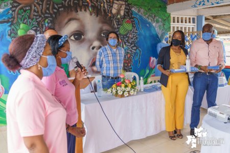 Mujeres víctimas del conflicto armado entregaron tapabocas, sábanas y elementos de bioseguridad para puestos de salud en Buenaventura