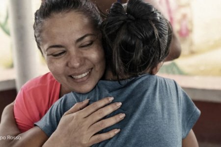 Defensora de los derechos de la niñez colombiana gana el Premio Nansen para los Refugiados de ACNUR