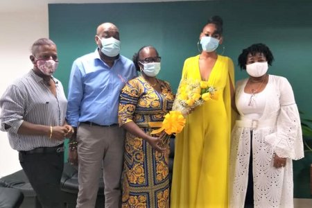 La Alcaldía Distrital de Buenaventura le da su apoyo a la Señorita Valle, Angie Patricia Cuero, un referente de la juventud bonaverense