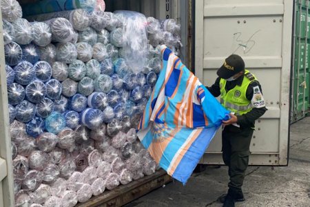 La POLFA realizó la aprehensión de 1 contenedor con textiles cuyo valor comercial es de 1.387 millones de pesos