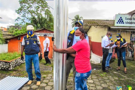 4 mil láminas de zinc para techos de viviendas, entregó la Alcaldía Distrital a damnificados por fuertes lluvias
