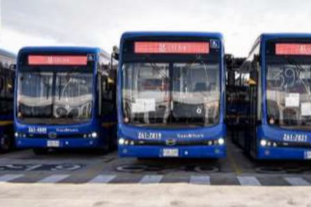 Los 120 buses eléctricos que entregó Celsia a Transmilenio para ser operados por Gran Américas Fontibón ofrecen un viaje silencioso, con 0 emisiones, cámaras, Wifi gratis y puertos USB