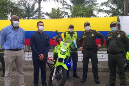 15 motocicletas para la Policía, entregó el Ministro del Interior en Buenaventura