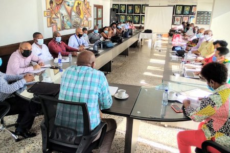 El alcalde Distrital de Buenaventura, Víctor Vidal, solicitó renuncia protocolaria a todo su gabinete