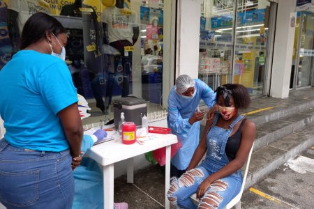 Más de 2.400 dosis del esquema tradicional de vacunación fueron aplicadas en Buenaventura durante la primera jornada