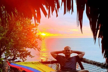 Luego de su recorrido en Buenaventura, Dominic Colombia, destacó la belleza turística de la ciudad