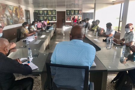 El alcalde Distrital, Víctor Vidal se reunió con grupo de jóvenes de colectivo Buenaventura Resiste