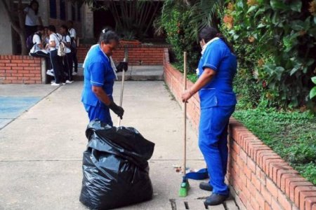 Personal de la Empresa Servicol SAS se encargará de prestar el servicio de aseo en las instituciones educativas oficiales de Buenaventura