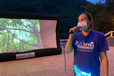 La CVC realizó actividades de concientización sobre el buen uso del agua con cine bajo las estrellas