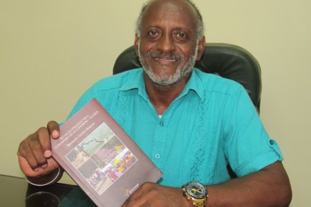 La Alcaldía Distrital de Buenaventura apoya el lanzamiento del libro “Proyecto Etnoeducativo Comunitario de la Comunidad - Escuela”, de Bernardo Orobio
