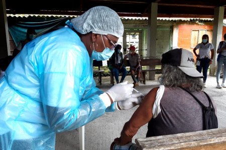 Comunidad de los corregimientos de La Bocana, Juanchaco, Ladrilleros, recibió la vacuna contra la COVID-19