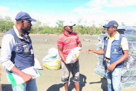 La Alcaldía Distrital de Buenaventura llevó el fin de semana ayudas humanitarias al sector turístico de La Barra