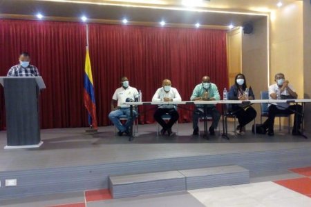 El alcalde Distrital de Buenaventura Víctor Vidal manifestó su compromiso de dialogar con los diferentes sectores de la juventud