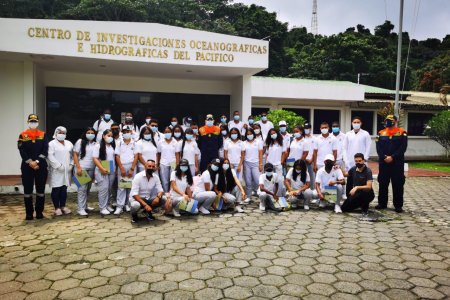 Colegio Los Amigos de la Ciencia visitó las instalaciones de la Capitanía de Puerto de Tumaco y del CCCP