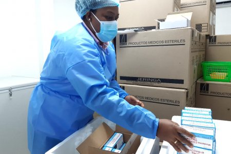 En Buenaventura ya se están aplicando las dosis de Moderna para prevenir la COVID-19