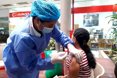 Tercera dosis contra la COVID-19 se aplicará desde el miércoles 24 de noviembre a colombianos entre 18 y 49 años