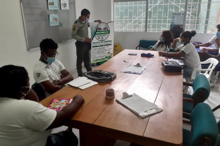 La Policía Nacional en Buenaventura realizó la campaña “Ojos en Todas Partes”