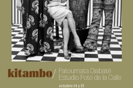 La fotógrafa, feminista y activista Fatoumata Diabaté llega a Colombia con su estudio fotográfico de calle