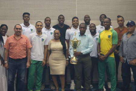 Equipo de baloncesto de la Unipacífico ganó torneo élite en Pereira y recibió reconocimiento por las directivas de la institución