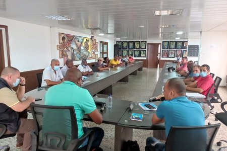 Alcalde Distrital de Buenaventura y Secretario de Tránsito definieron con gremio el incremento de $ 100 en la tarifa del transporte público de pasajeros
