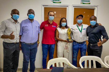 El Ministerio del Deporte entregó reconocimiento al Inderbuenaventura por el programa Hábitos, Salud y Vida con Dignidad