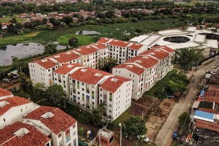 Fondo Adaptación continúa reubicación de familias que vivían en zona de riesgo de Cali