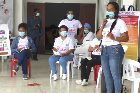 Conociendo historias de víctimas, el Hospital Luis Ablanque de la Plata conmemoró el Día Mundial de la No Violencia Contra la Mujer