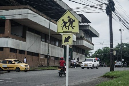 La Secretaría de Tránsito instaló señales verticales en diferentes sectores de Buenaventura
