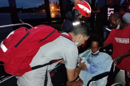 Mujer da a luz a bordo de una embarcación de Guardacostas de la Armada de Colombia en Buenaventura