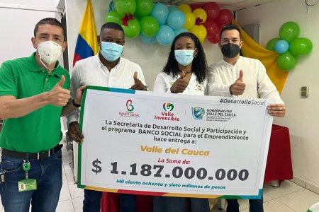 En jornadas descentralizadas avanza la entrega de 346 microcréditos del Banco Social del Valle
