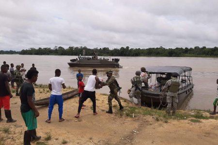 La Armada de Colombia mantiene operaciones de control territorial y fluvial en el Bajo Calima, zona rural de Buenaventura