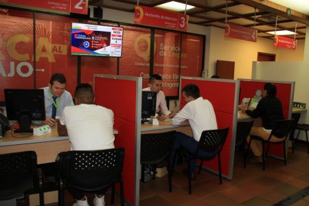 Cerca de dos mil vacantes disponibles en Feria de Empleo en Cali