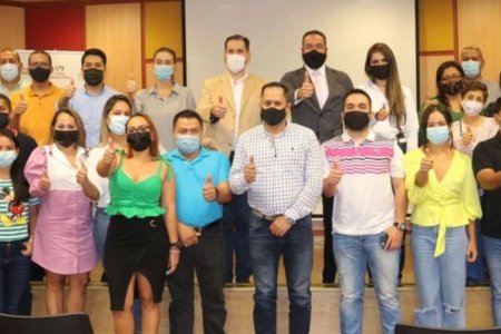 71 emprendedores y empresarios del Valle se certificaron como expertos en innovación y gestión empresarial
