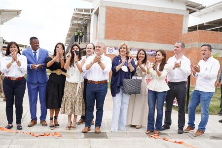 El presidente Iván Duque ratificó su compromiso para culminar proyectos estratégicos de infraestructura para el Valle