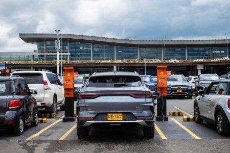 El Dorado y Celsia se unen para instalar el primer punto de recarga para vehículos eléctricos en un aeropuerto de Colombia