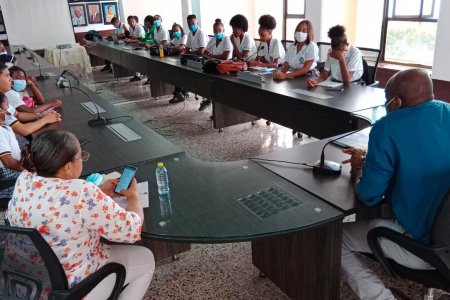 El Alcalde Distrital y el Secretario de Educación dieron respuesta a requerimientos de personeros, contralores y líderes estudiantiles de Buenaventura